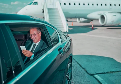 Begin or End Your Trip Smoothly with Airport Transfers