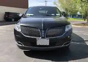 Lincoln Town Car Front